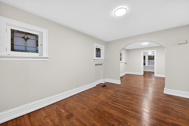 Foto del edificio - 6135 Newport Ave