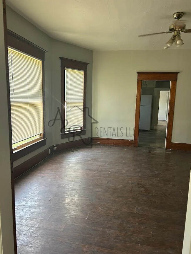 Foto del edificio - 928 E 7th St