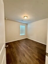 Building Photo - 405 Magnolia Ln