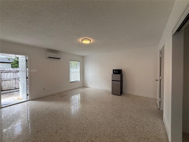 Building Photo - 3144 NW 29th St