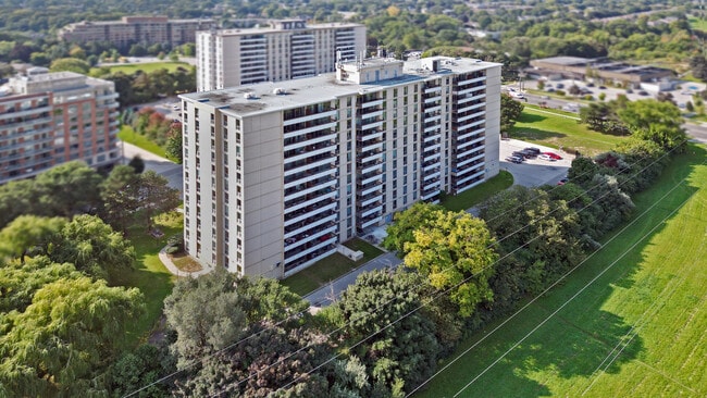 Building Photo - Bayview Square North