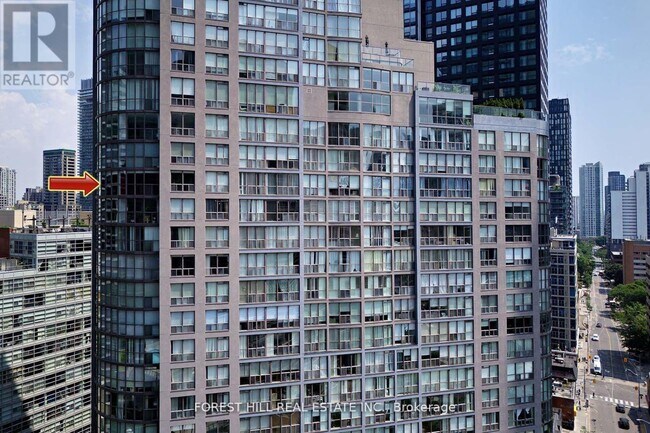 Building Photo - 24-2124 Wellesley St W