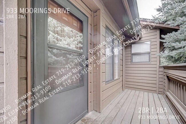 Foto del edificio - 933 Moorings Dr