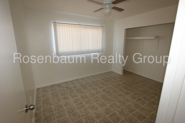 Foto del edificio - 1809 E Broadway Rd