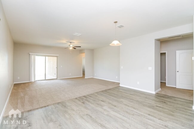 Building Photo - 37338 W La Paz St