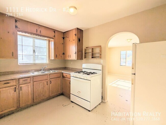 Foto del edificio - 1111 E Hedrick Dr