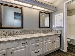 Interior Photo - LaVilla