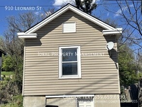 Building Photo - 910 Leonard St