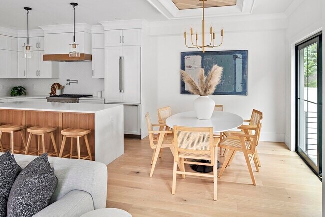 Foto del edificio - 453 Albemarle Rd