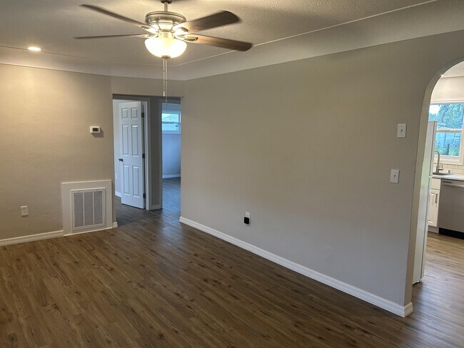 Building Photo - 3610 Aston Martin Dr