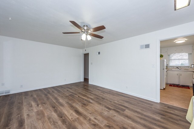 Building Photo - 845 N Kenosha Rd
