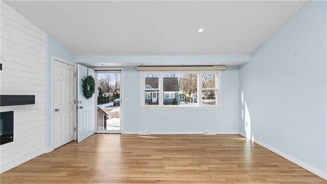 Foto del edificio - 82 Primrose Dr