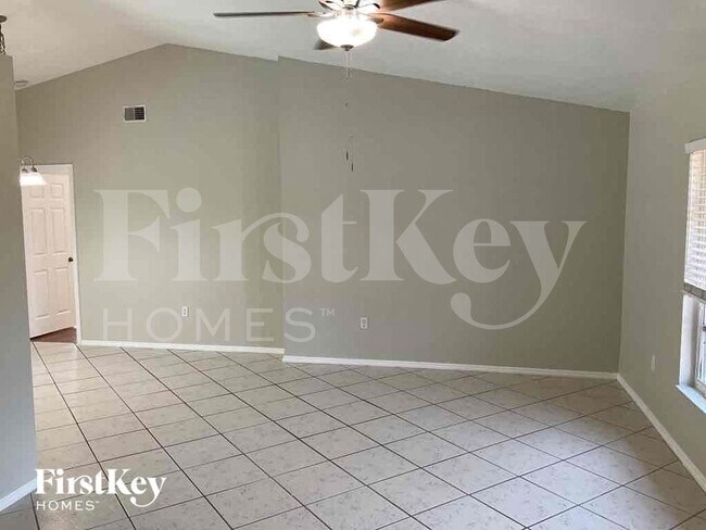 Foto del edificio - 820 Springview Ave NW