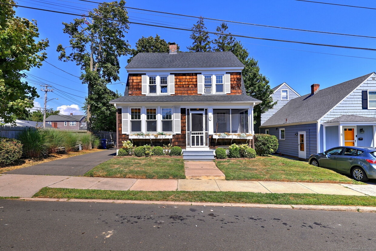 Primary Photo - 7 Roberts St