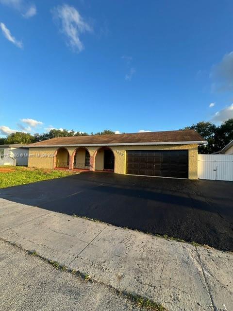 Building Photo - 11552 NW 34th Pl