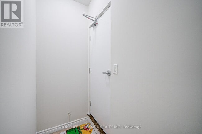 Building Photo - 9-9 Eaton Park Ln