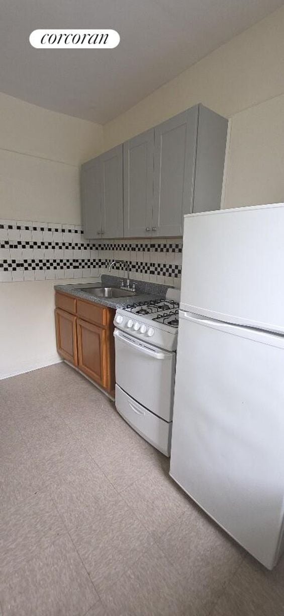 Building Photo - 80 Halsey St