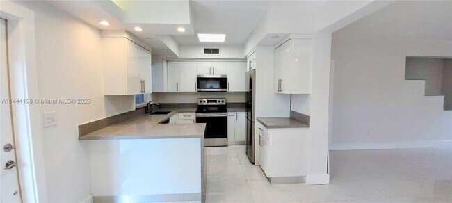 Foto del edificio - 3500 SW 6th St