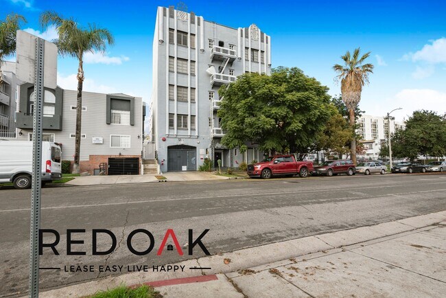 Foto del edificio - 5611 Carlton Way