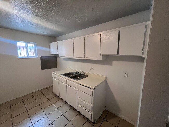 Foto del edificio - 3413 Ross Ave SE
