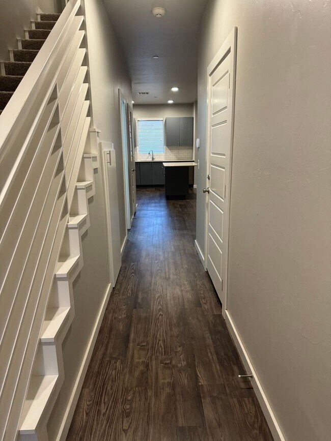 Foto del edificio - 1/2 off first month! 3 bedroom, 2.5 bathroom, 1 car garage