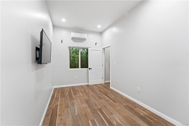 Foto del edificio - 5702 Donna Ave