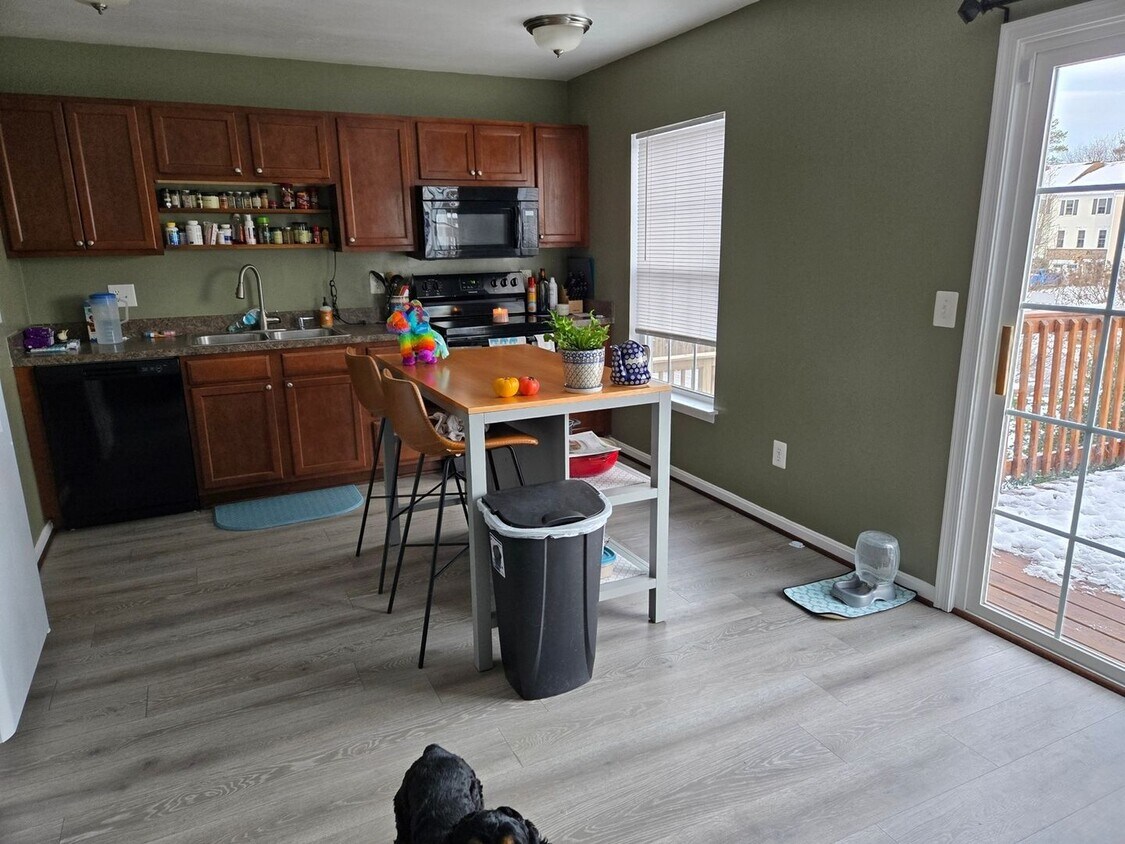 Foto principal - 3 Bedroom Townhome in Stephens City