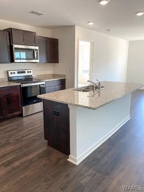 Foto del edificio - 7336 Trestle Pl