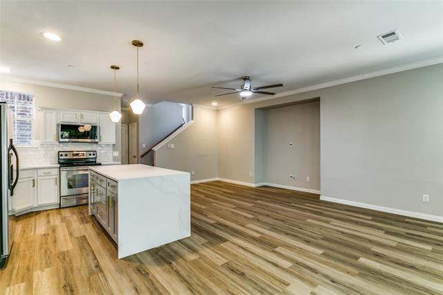 Building Photo - 2141 Parkview