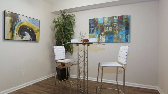 Living Area - Foxwood Apartments