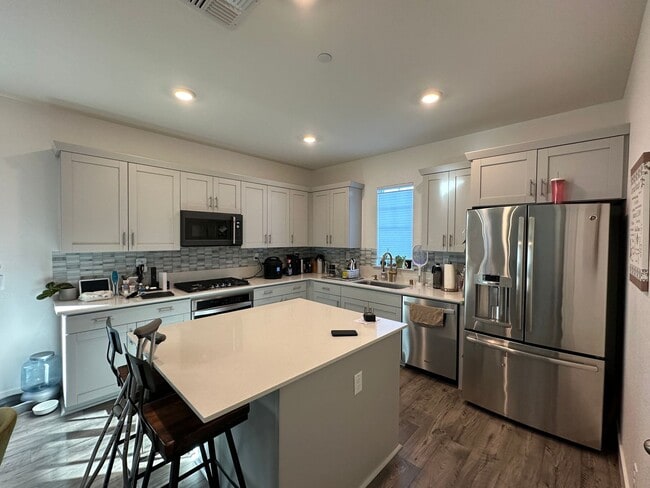 Building Photo - Move In Special - Call for Details. Elegan...