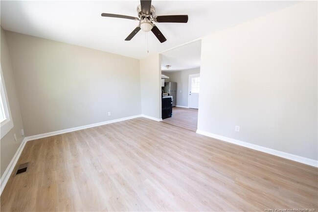 Building Photo - 4021 Glenridge Rd