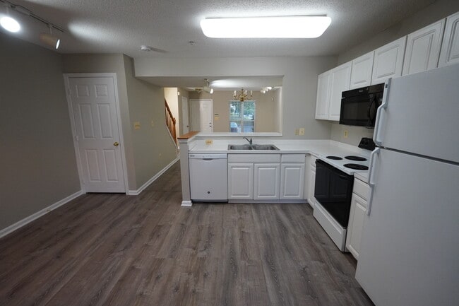 Building Photo - 7480 Catterick Ct