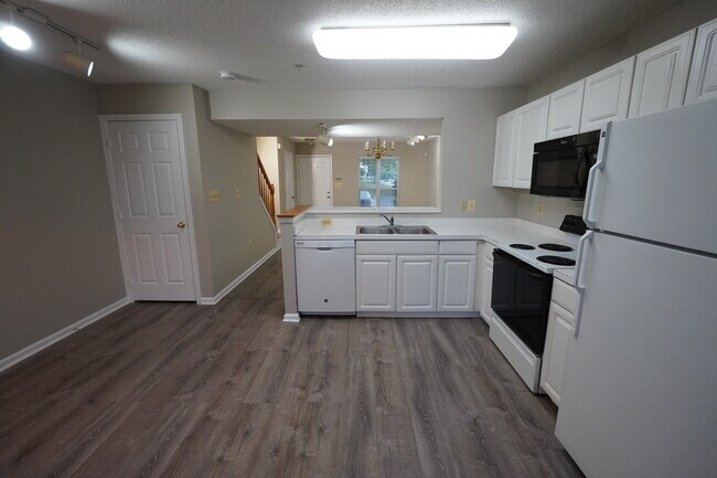 Foto del edificio - 7480 Catterick Ct