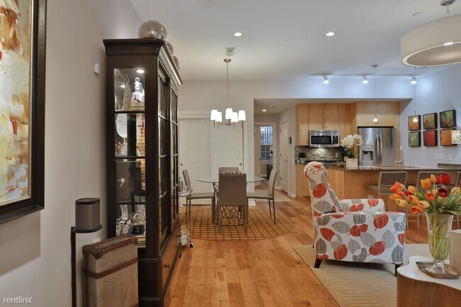 Building Photo - 1 br, 1 bath Condo - 190 E Gay St Unit G8