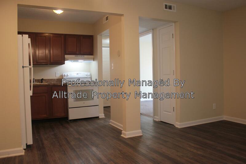 Foto principal - 2020 Peabody Ln