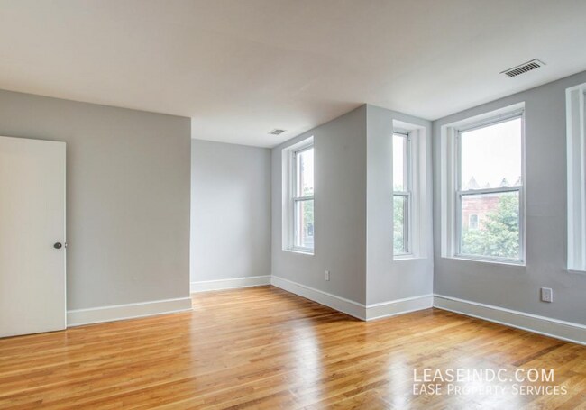 Foto del edificio - 1708 3rd St NW