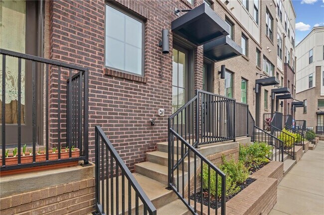 Building Photo - 201 New St