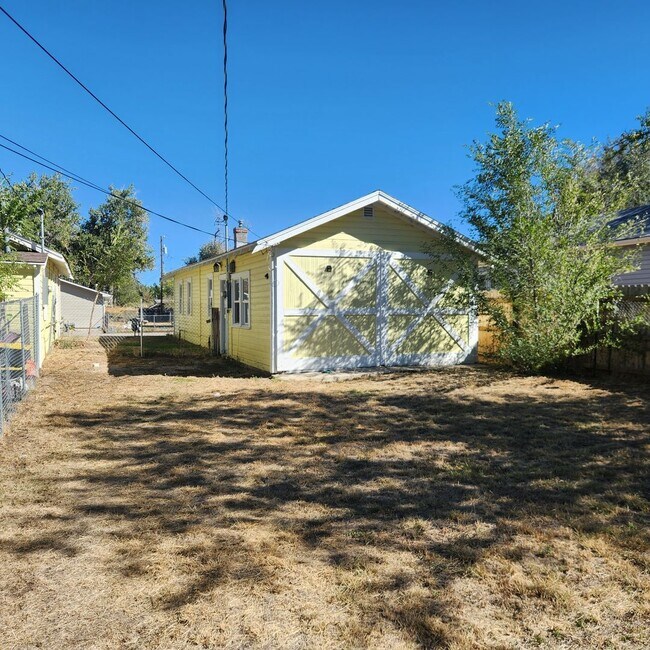 Foto del edificio - Cozy 2 Bedroom Cottage