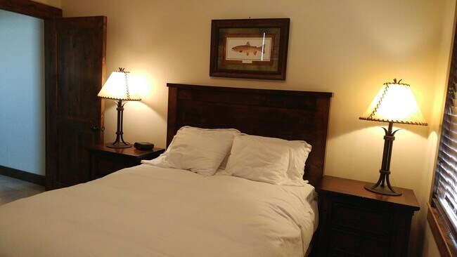 Foto del edificio - Watermark Condo - Fully Furnished Sept 1st...