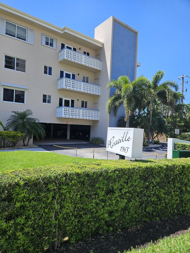 Primary Photo - 1965 S Ocean Blvd