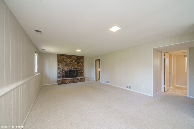 Foto del edificio - 16W700 Fern St