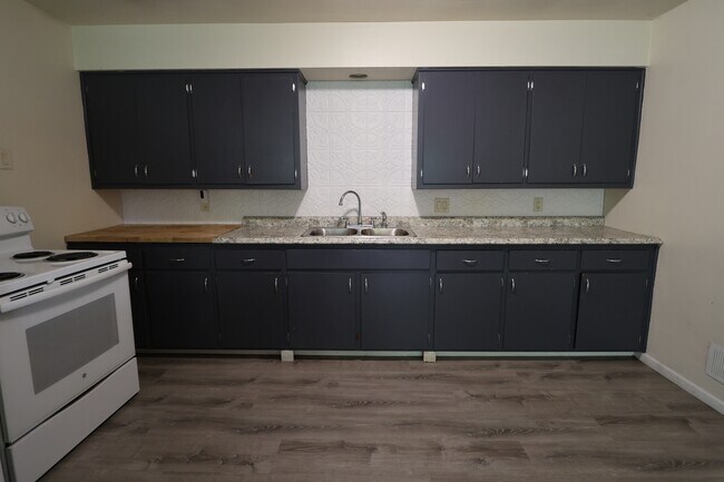 Foto del edificio - 1715 Blossom Ln