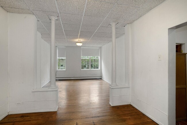 Building Photo - 66 Sussex St