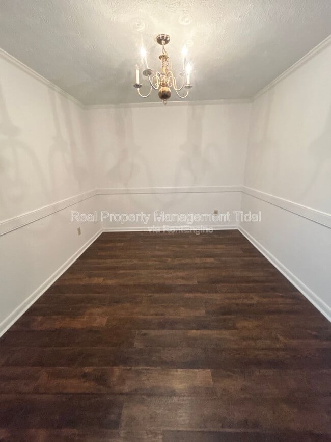 Building Photo - 128 Loch Cir