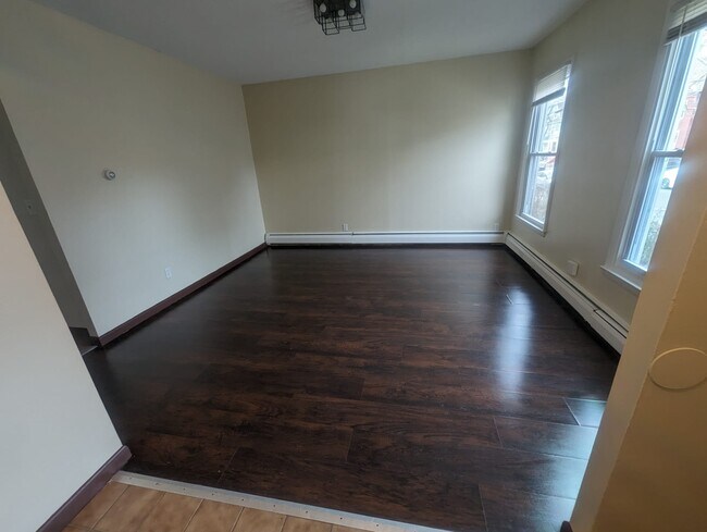 Foto del edificio - 244 W Ivy St