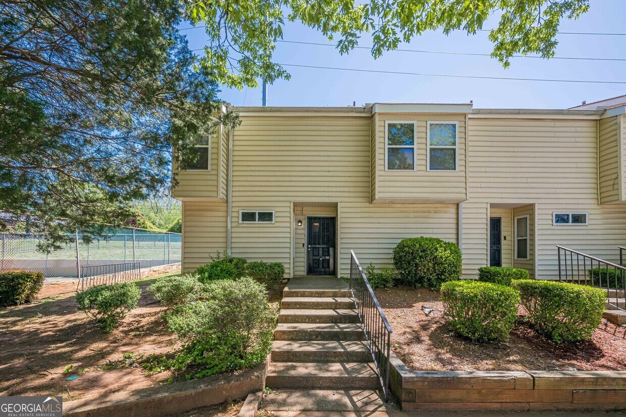 Primary Photo - 2016 Oak Park Ln