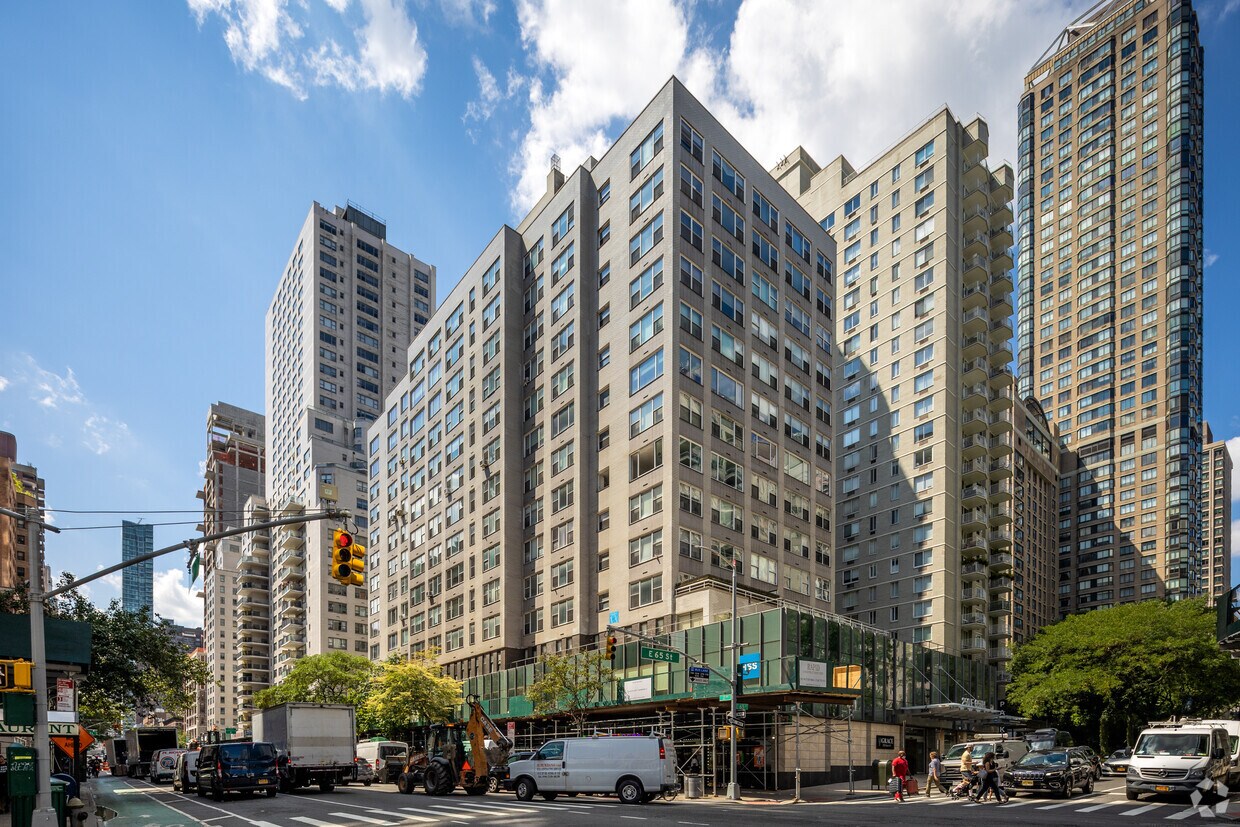 Foto principal - 250 E 65th St