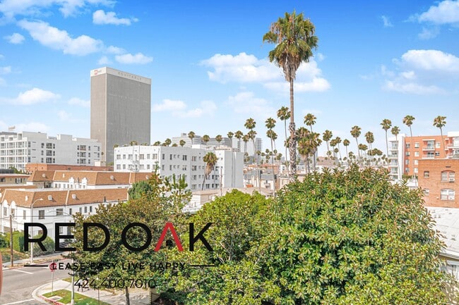 Building Photo - 454 S Catalina St