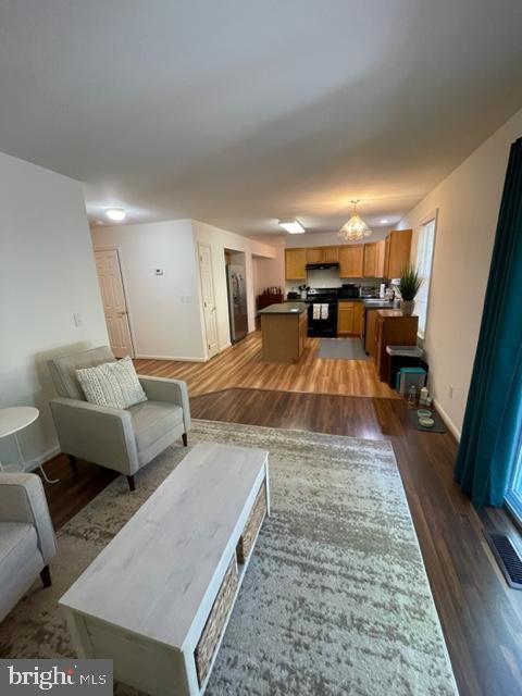 Building Photo - 838 Chestnut Tree Dr